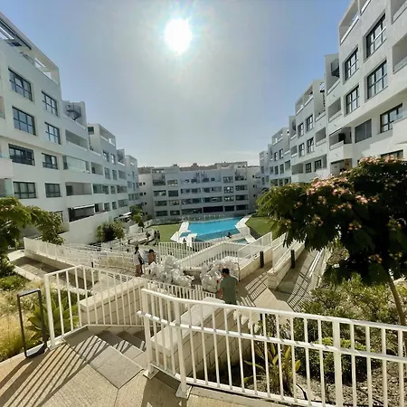 Center, Pool And アパート *